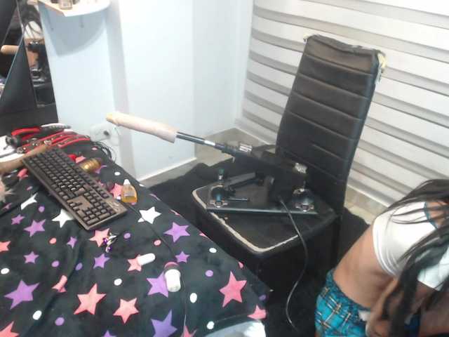 Live sex webcam photo for KATIA-DEE #273455539