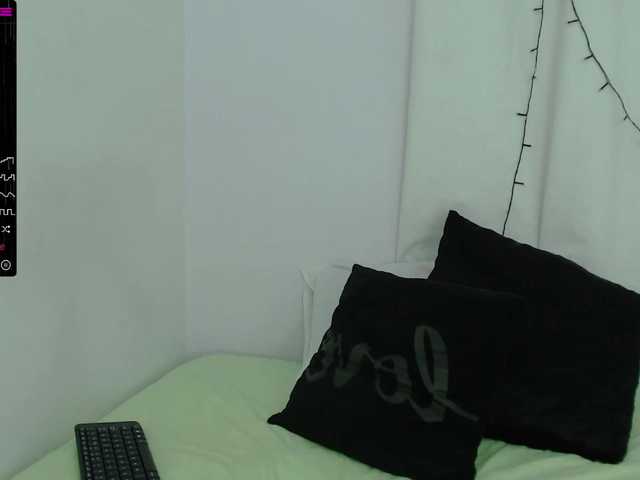 Live sex webcam photo for KATTY-BLUE #275155001