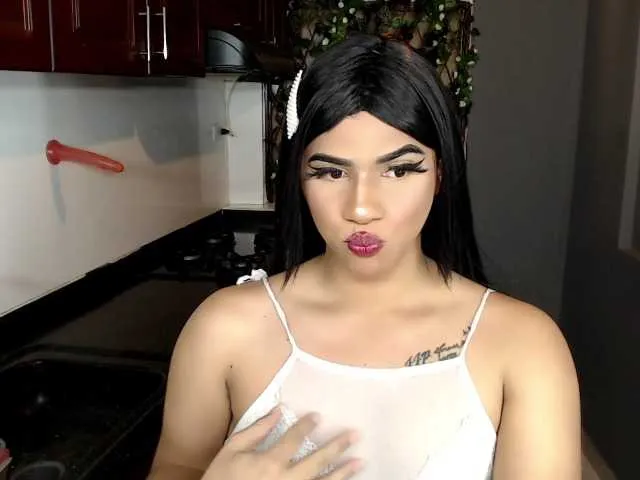 Live sex webcam photo for KENDAL-TS21 #274370404