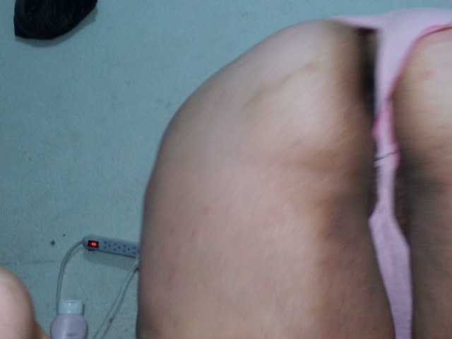 Live sex webcam photo for KENDALKITTY1 #276633212