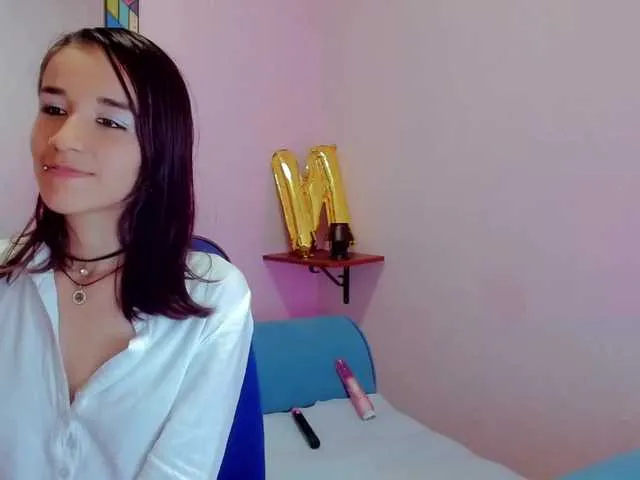 Live sex webcam photo for KENYAN21 #272045636