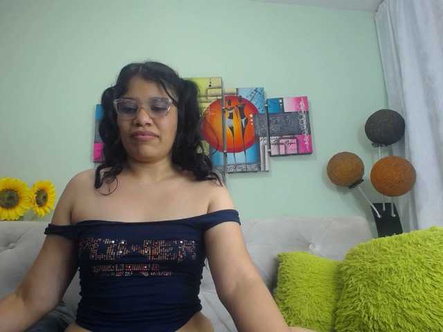 Live sex webcam photo for KEYRA-MILLER #274522204