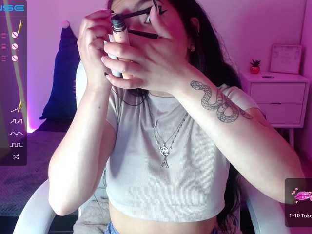 Live sex webcam photo for KHLOE-DM #273580718