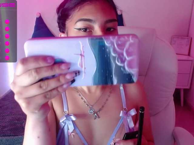 Live sex webcam photo for KHLOE-DM #273699769