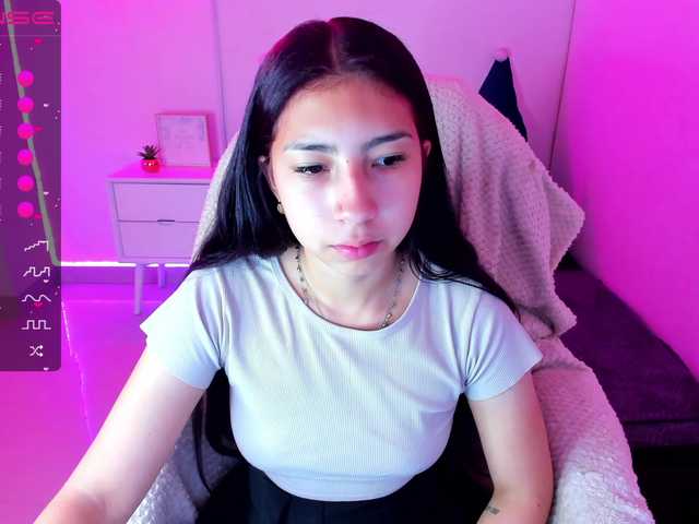 Live sex webcam photo for KHLOE-DM #273795624