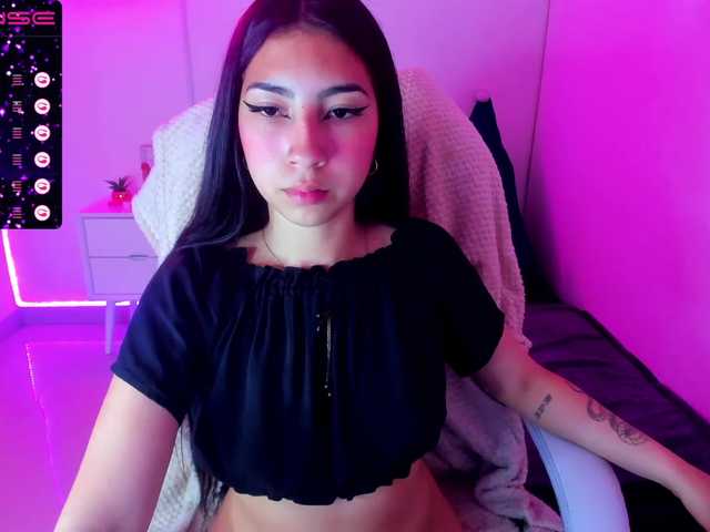 Live sex webcam photo for KHLOE-DM #273971197