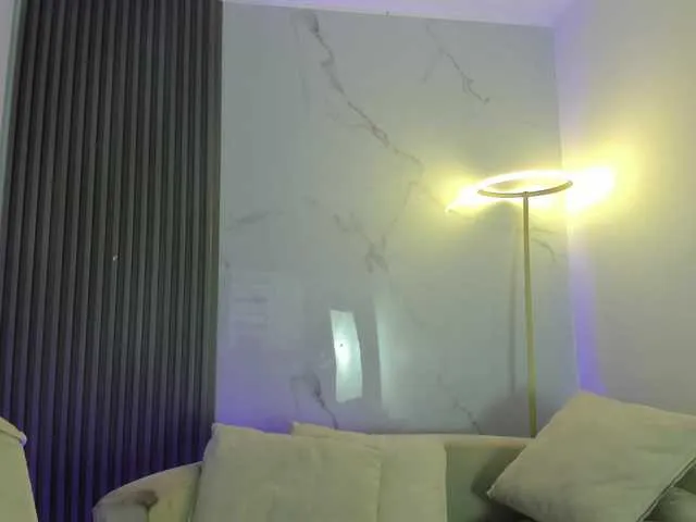 Live sex webcam photo for KIARATENTATION #291762145