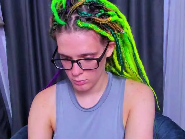 Live sex webcam photo for KIKIKrash #291732825