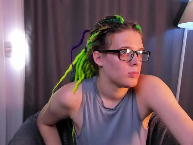 Live sex webcam photo for KIKIKrash #291908629