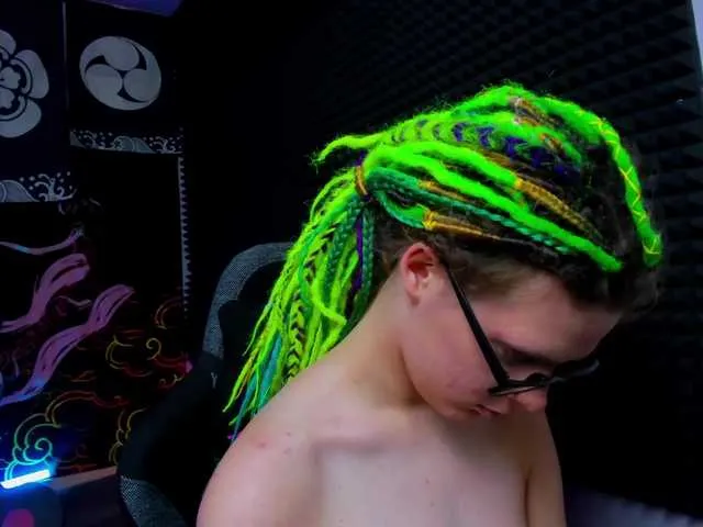 Live sex webcam photo for KIKIKrash #291913706