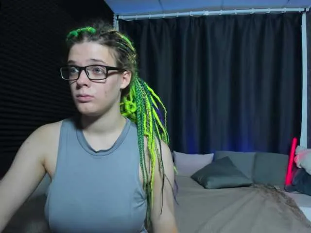 Live sex webcam photo for KIKIKrash #291954384