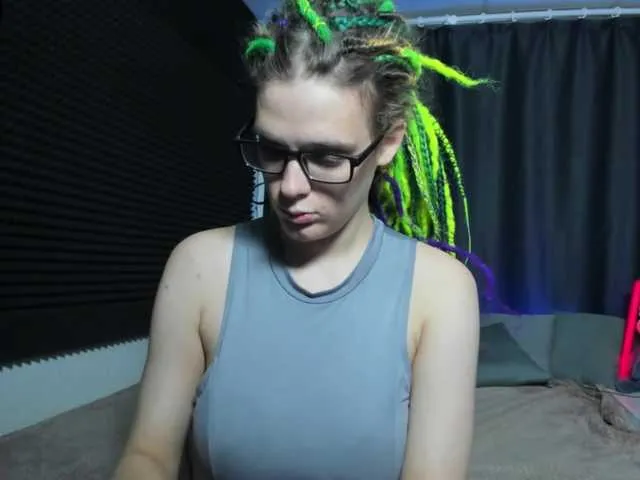 Live sex webcam photo for KIKIKrash #291955917