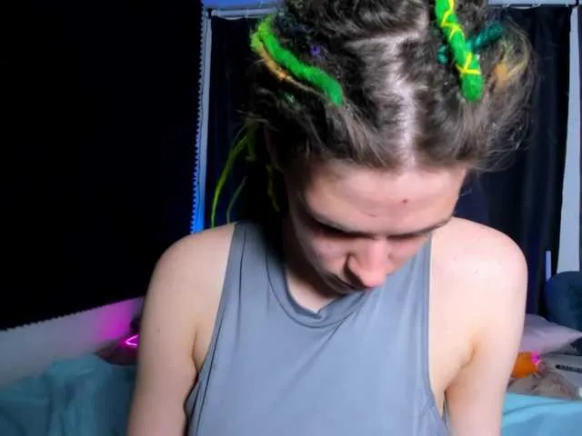 Live sex webcam photo for KIKIKrash #292242792