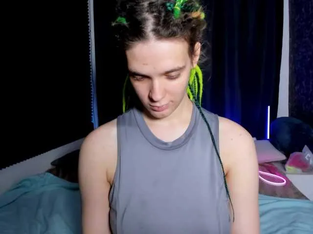 Live sex webcam photo for KIKIKrash #292321191