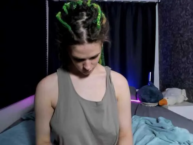 Live sex webcam photo for KIKIKrash #292424497