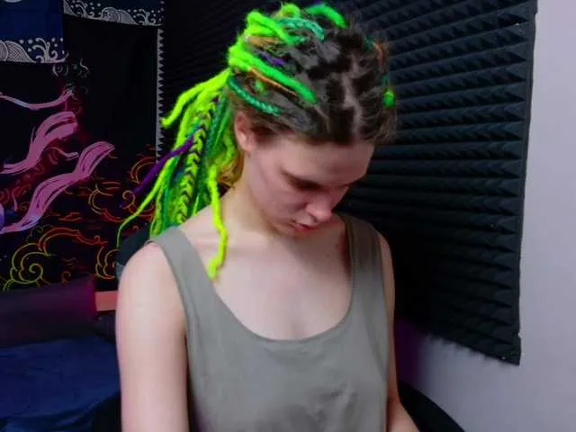 Live sex webcam photo for KIKIKrash #292441751