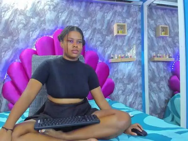 Live sex webcam photo for KIMGREY #276900636