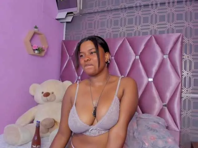 Live sex webcam photo for KIMGREY #277385837