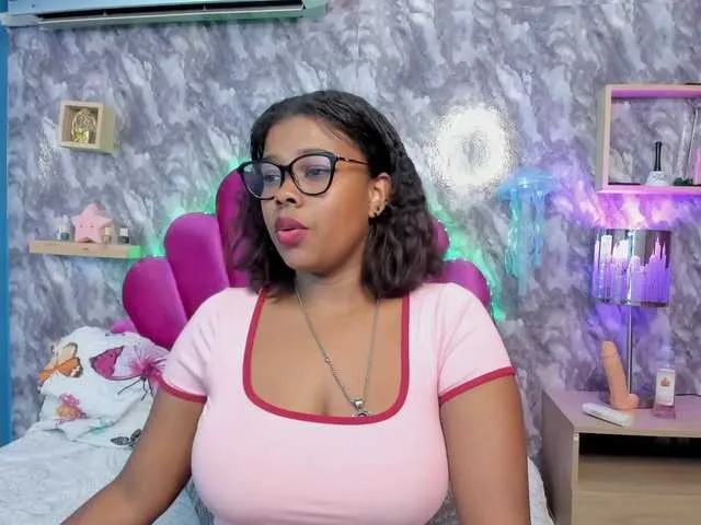 Live sex webcam photo for KIMGREY #277647205