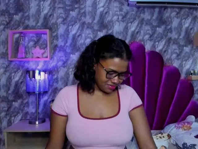 Live sex webcam photo for KIMGREY #277883811