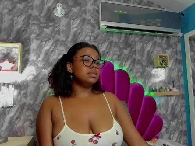 Live sex webcam photo for KIMGREY #277893105