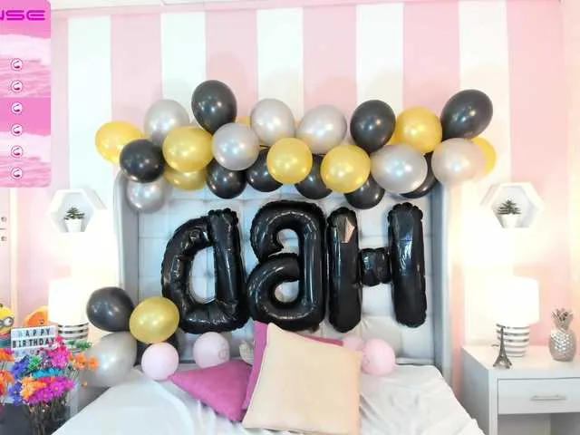 Live sex webcam photo for KIMWALKER #272646413