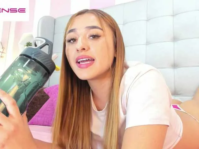 Live sex webcam photo for KIMWALKER #274079967