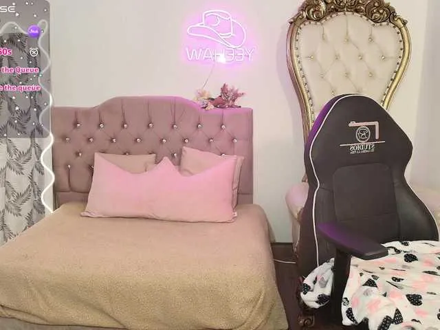 Live sex webcam photo for KISSI-TAY #291608760