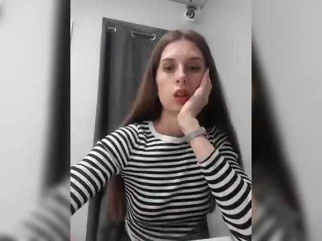 Live sex webcam photo for KITTYtempreXXX #291810888
