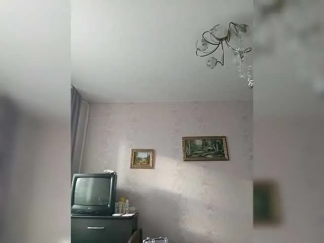 Live sex webcam photo for KONFETKAA-1 #290290637