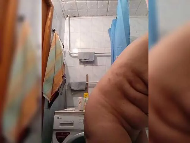 Live sex webcam photo for KONFETKAA-1 #290314433