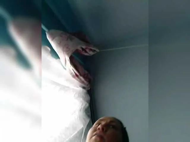 Live sex webcam photo for KONFETKAA-1 #290437935