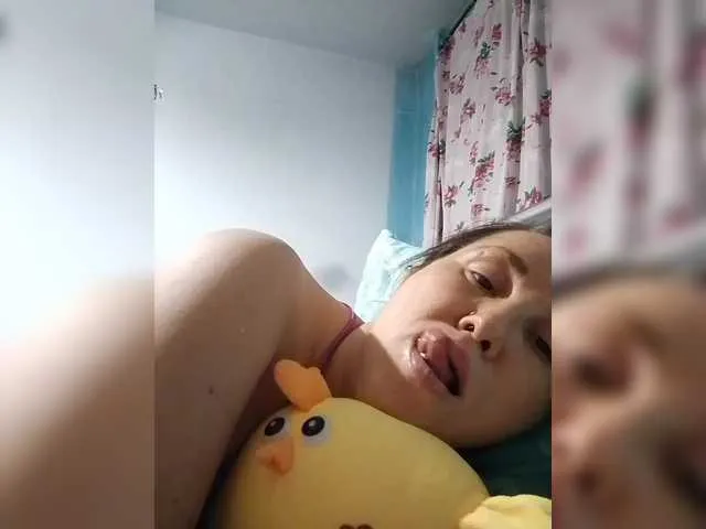 Live sex webcam photo for KONFETKAA-1 #290453482