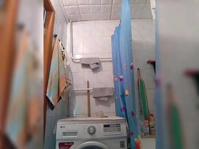 Live sex webcam photo for KONFETKAA-1 #290599678