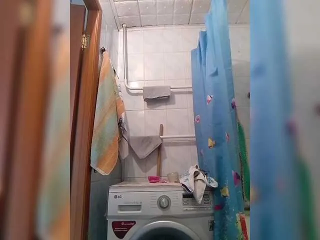 Live sex webcam photo for KONFETKAA-1 #290653148