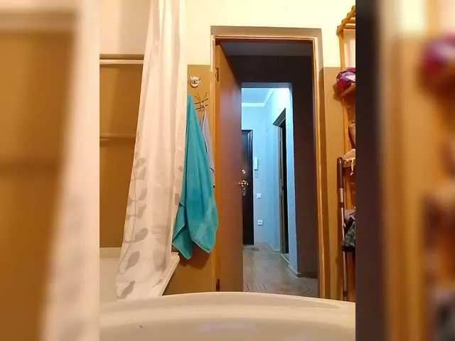 Live sex webcam photo for KONFETKAA-1 #290719404