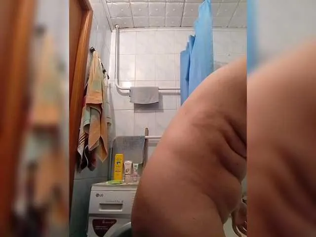 Live sex webcam photo for KONFETKAA-1 #290838866