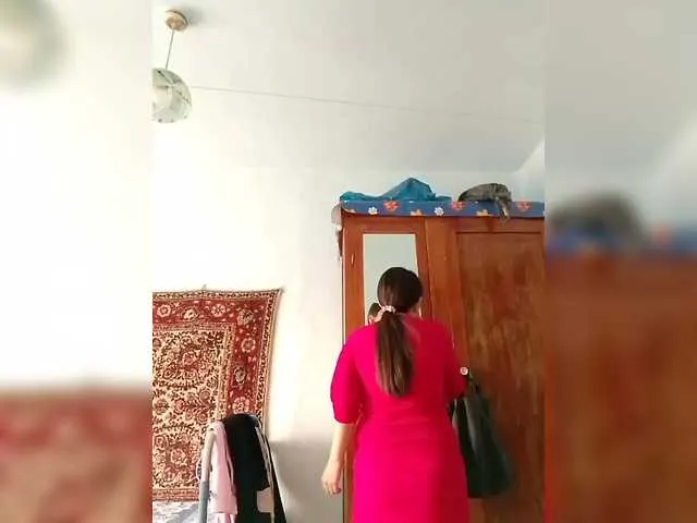 Live sex webcam photo for KONFETKAA-1 #291165922