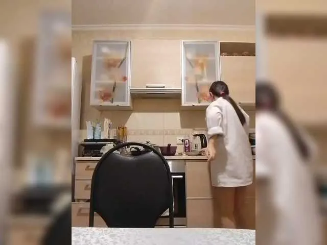 Live sex webcam photo for KONFETKAA-1 #292277733