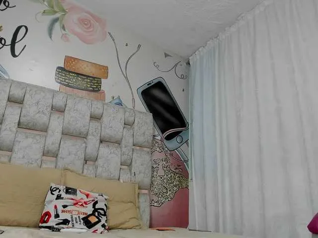 Live sex webcam photo for KOURTNEY- #290165271
