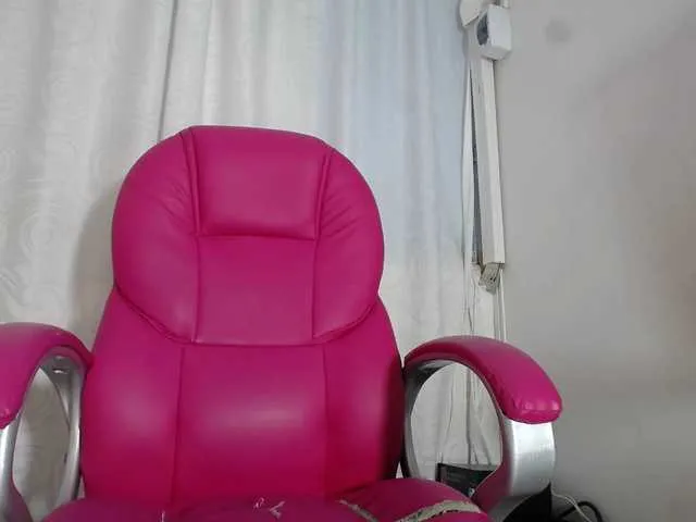 Live sex webcam photo for KOURTNEY- #291041903