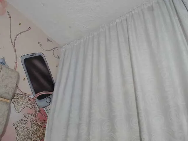 Live sex webcam photo for KOURTNEY- #291323566