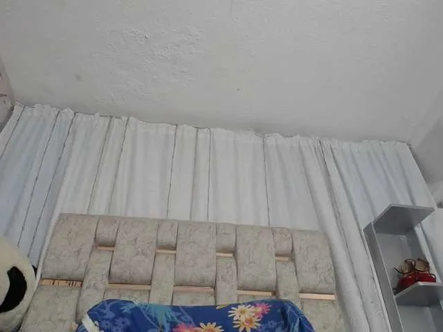 Live sex webcam photo for KOURTNEY- #291613599