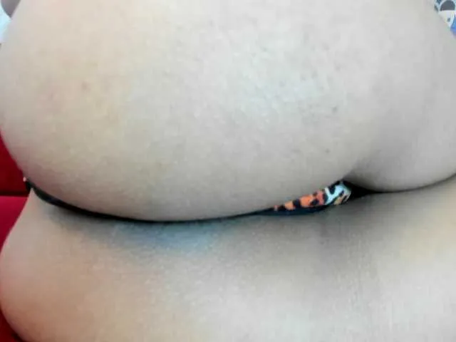 Live sex webcam photo for KOURTNEY- #293167617