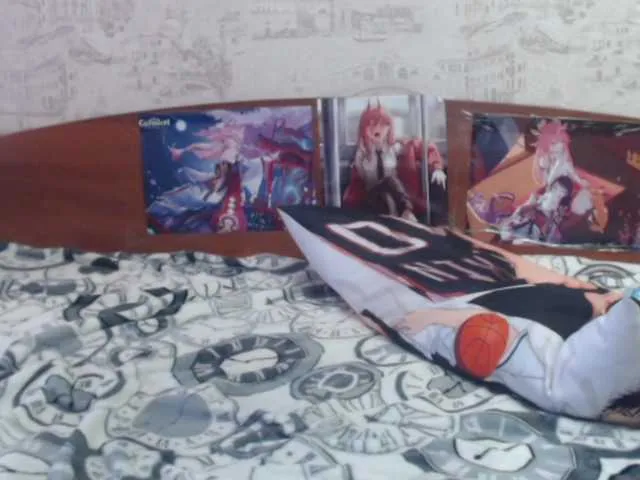 Live sex webcam photo for KagamITaiga1 #275543664