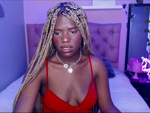 Live sex webcam photo for Kaia-Baker #272925059