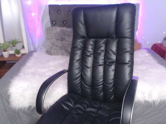 Live sex webcam photo for Kaia-Baker #273183384