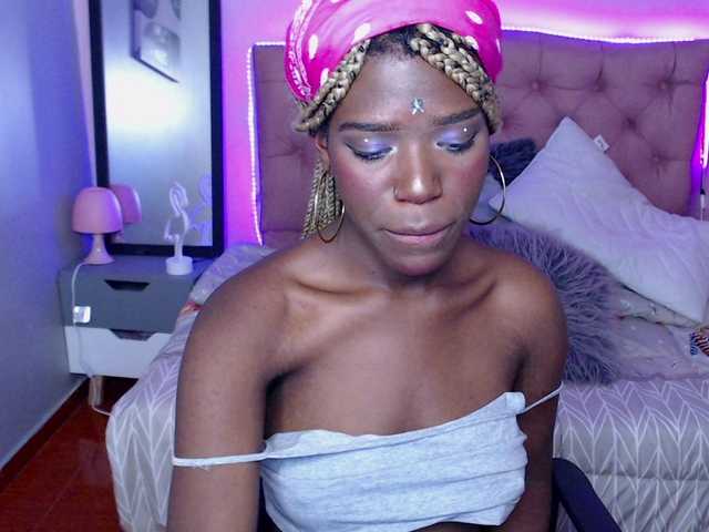 Live sex webcam photo for Kaia-Baker #273412814