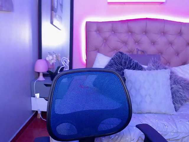 Live sex webcam photo for Kaia-Baker #273508665