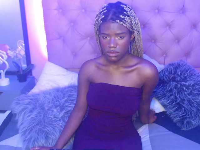 Live sex webcam photo for Kaia-Baker #273576093